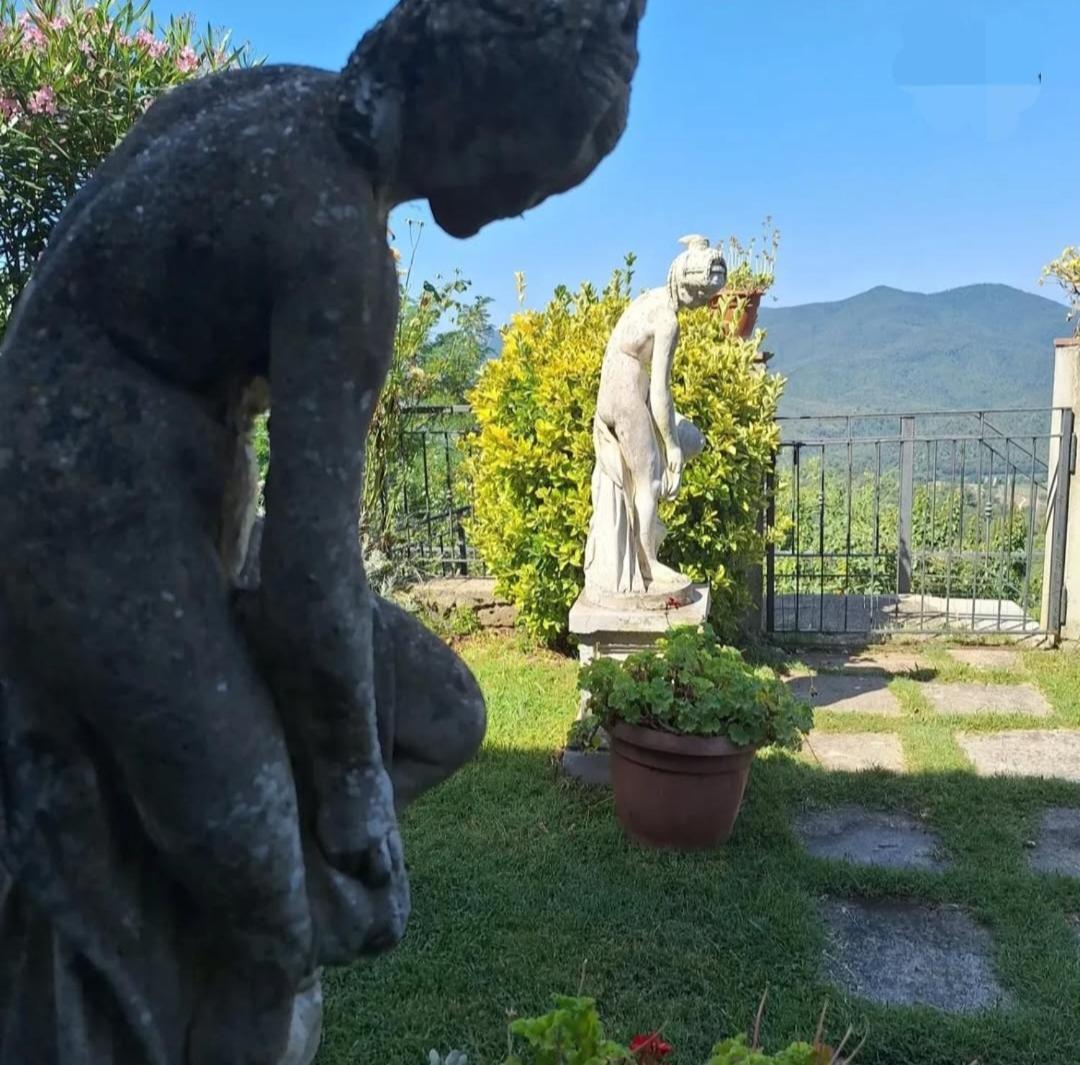 Vetulonia Romantica Luaran gambar